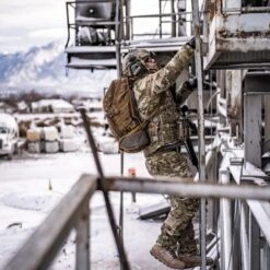 Eberlestock HiSpeed II | Lightweight And Ergonomic Backpack | 3-Day High-Mobility Pack 27 Eberlestock HiSpeed II | Lightweight And Ergonomic Backpack | 3-Day High-Mobility Pack -Tactical Equipment Eberlestock EberlestockHiSpeedII lifestyle 2