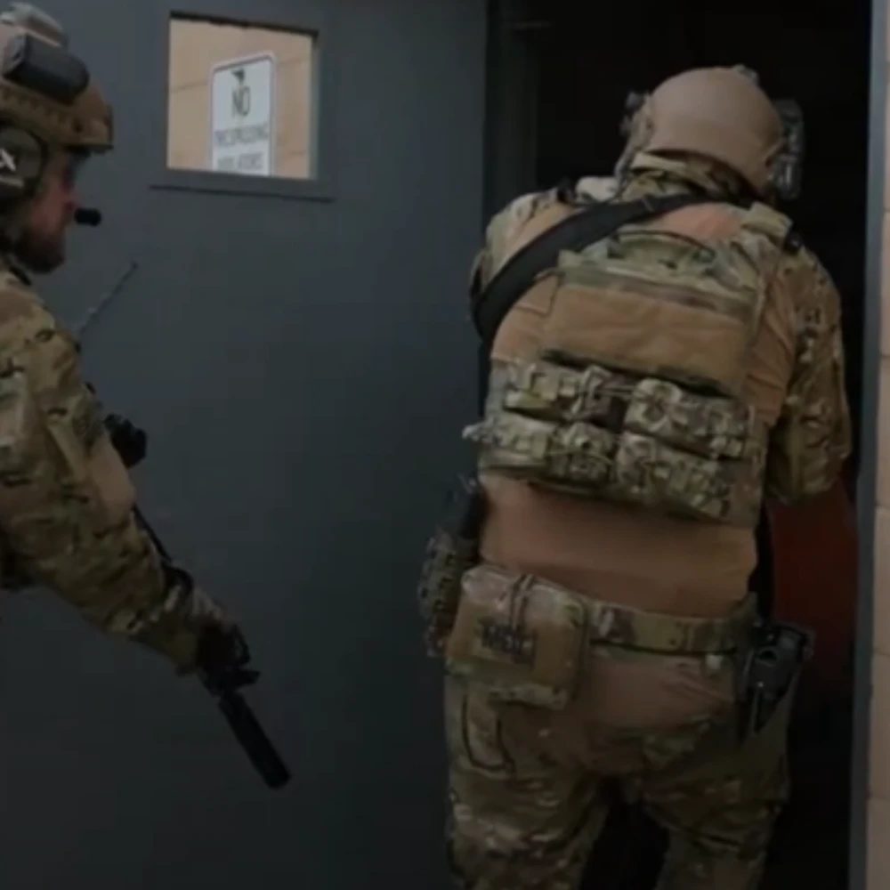 HRT Zip-On Horizontal Quad Flashbang Pouch 4 HRT Zip-On Horizontal Quad Flashbang Pouch - Image 2