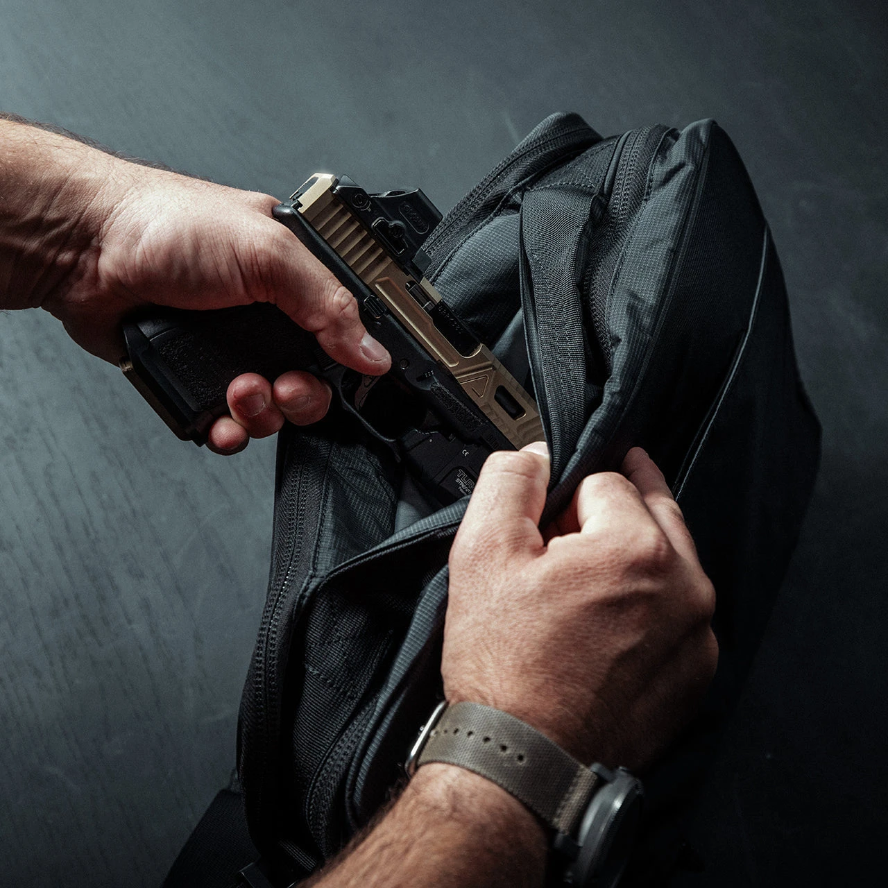 Eberlestock Fade Brief | Laptop Sleeve & Hidden CCW Pocket 8 Eberlestock Fade Brief | Laptop Sleeve & Hidden CCW Pocket - Image 6