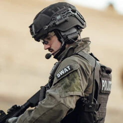 Galvion Hellbender TE Helmet | Level IIIA Ballistic Protection 22 Galvion Hellbender TE Helmet | Level IIIA Ballistic Protection -Tactical Equipment swat officer wearing black mid full cut hellbender te helmet